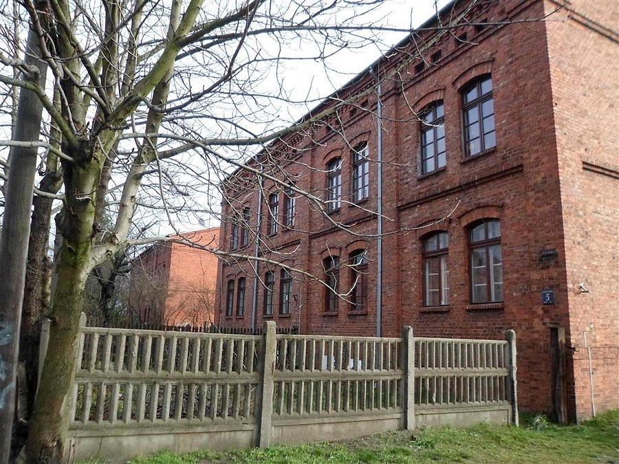 Czerwony jak cegła