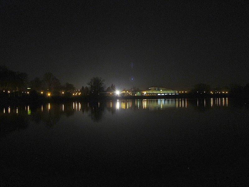 Jezioro Swarzędzkie nocą