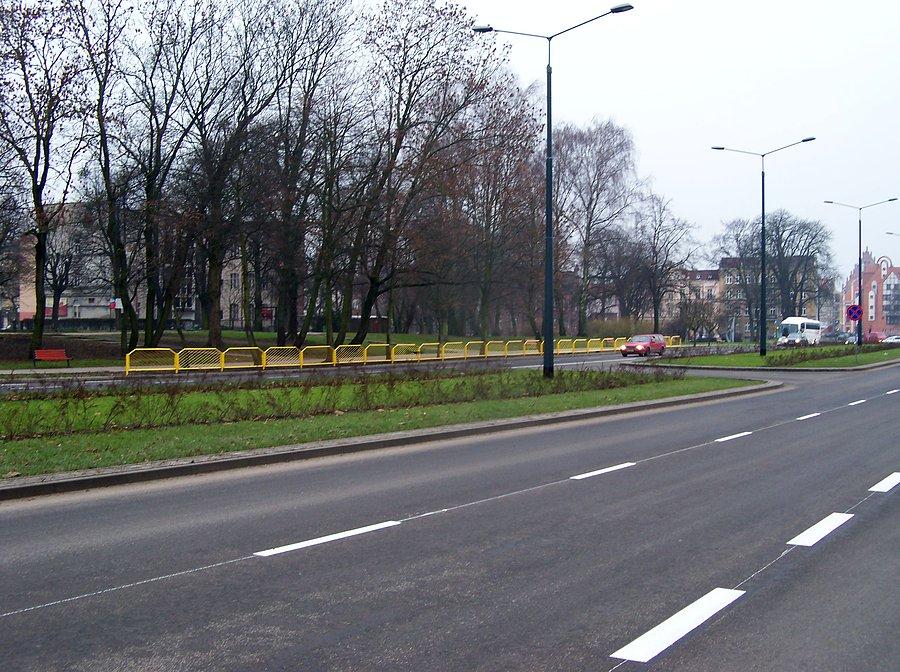 Armii Krajowej - płotki się rozrastają jak kwiaty na wiosnę :-)