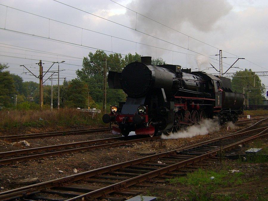 Ty42-107 manewruje na stacji kolejowej w Tomaszowie Mazowieckim