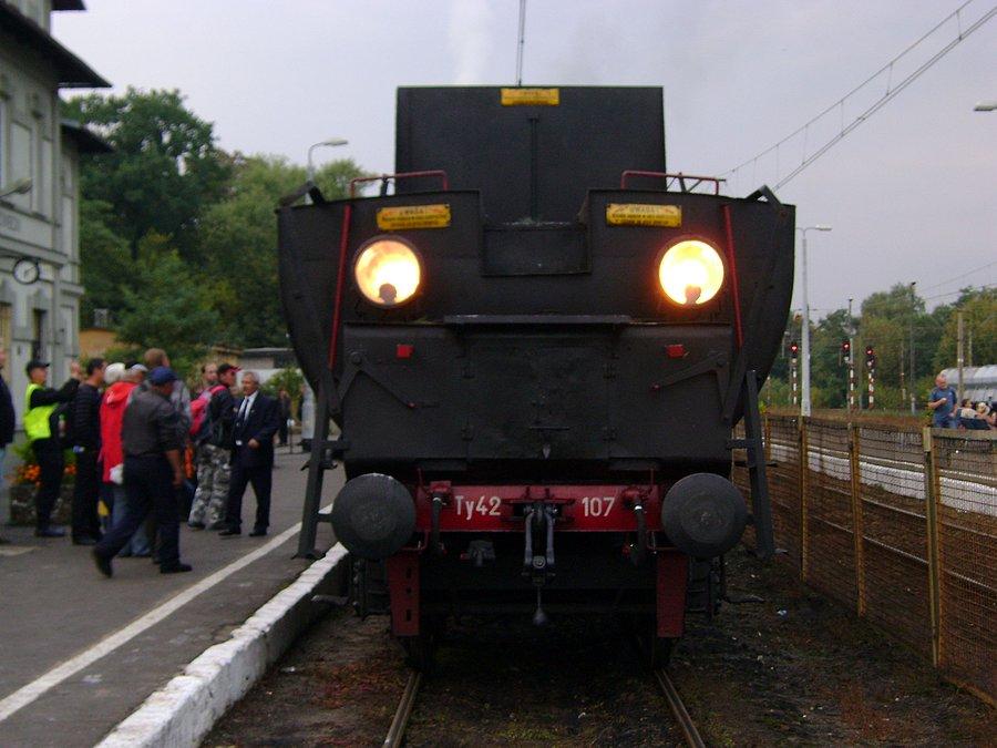 Ty42-107 na stacji Tomaszów Mazowiecki