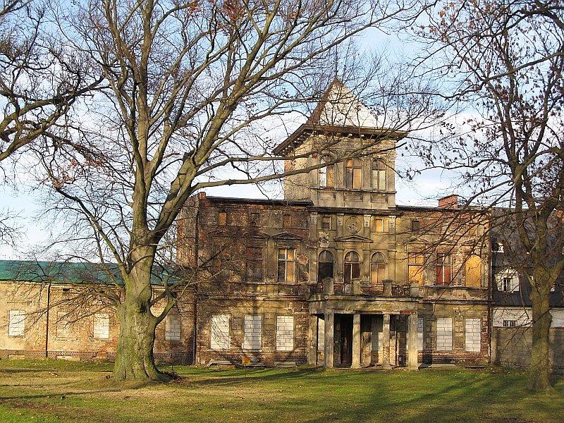 Pałac w Morasku wybudowany w latach 1857-1887 dla Gustawa Von Treskow