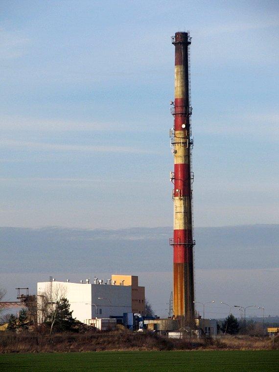 Stary, zardzewiały komin w Bolechowie