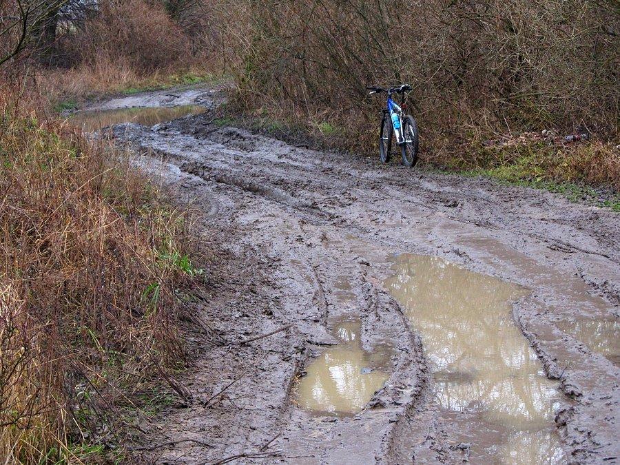 Niektóre drogi polne to istna gratka dla offroadowców