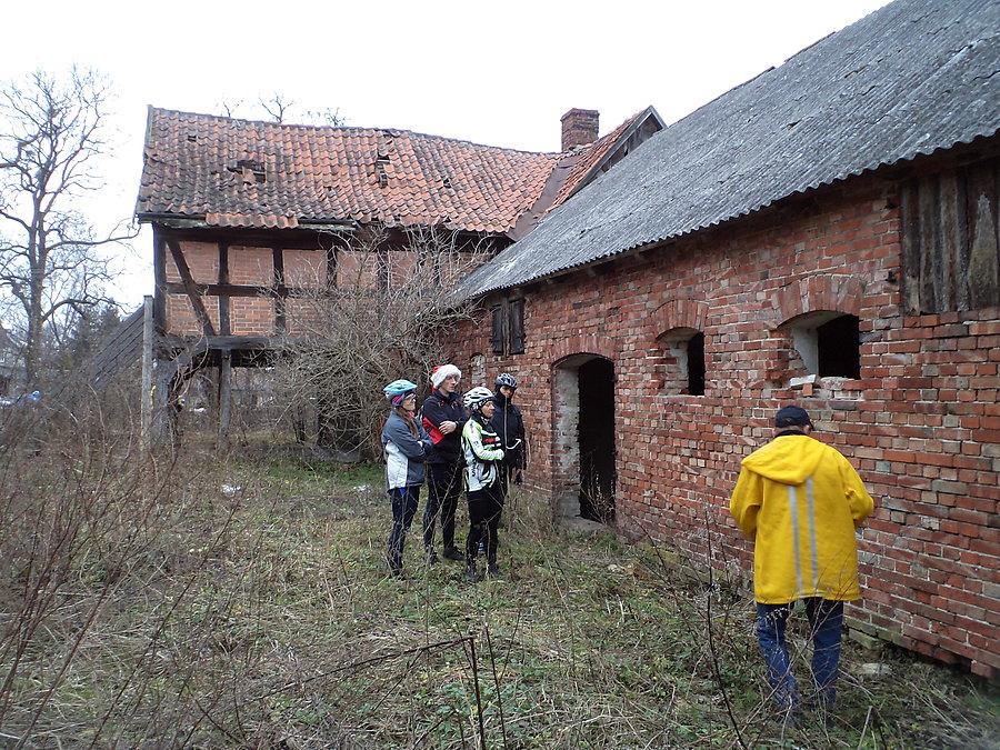 Rowerowa Wigilia ESR - stary dom podcieniowy w Kamionku Wielkim