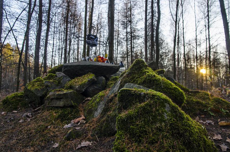 Grób nieznanego żołnierza gdzieś pomiędzy Radoszowami a Panewnikami
