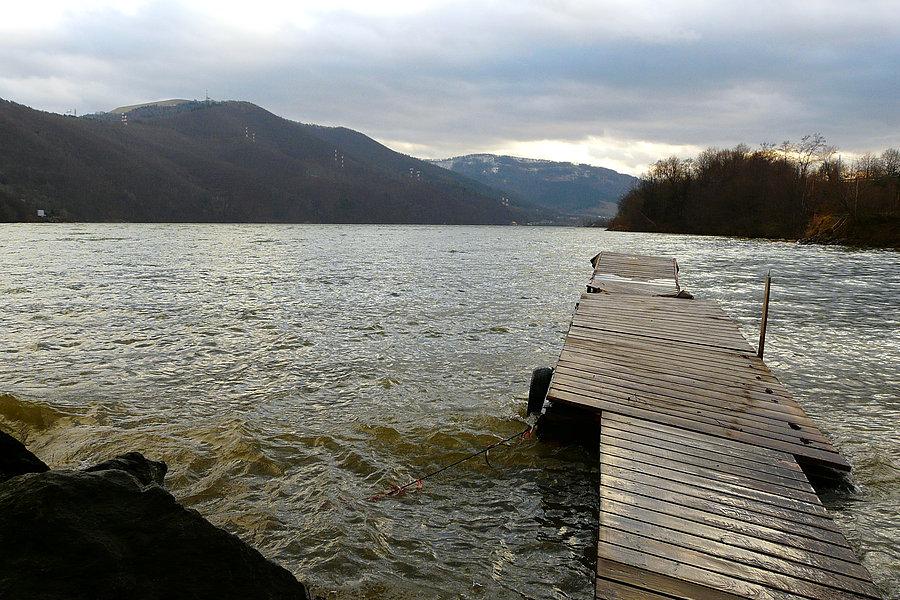 Fale na zbiorniku w Porąbce prawie jak na Bałtyku