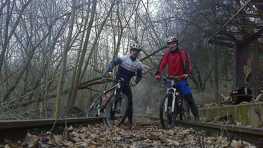 Chwila na odsapnięcie przy torach. Trening był konkretny :)