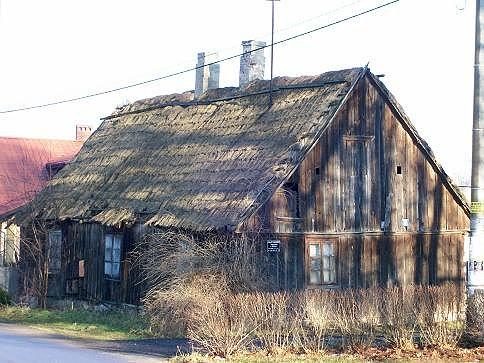 To nie skansen w Sierpcu, to prawdziwy mazowiecki drewniak w Rembertowie Grójeckim