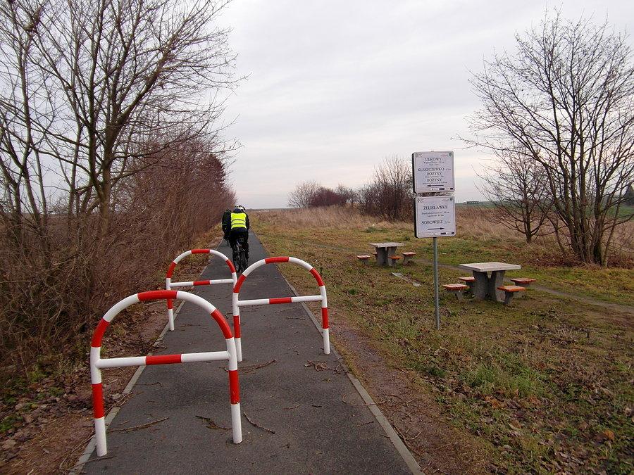 Ścieżka rowerowa z Żelisławek do Pszczółek