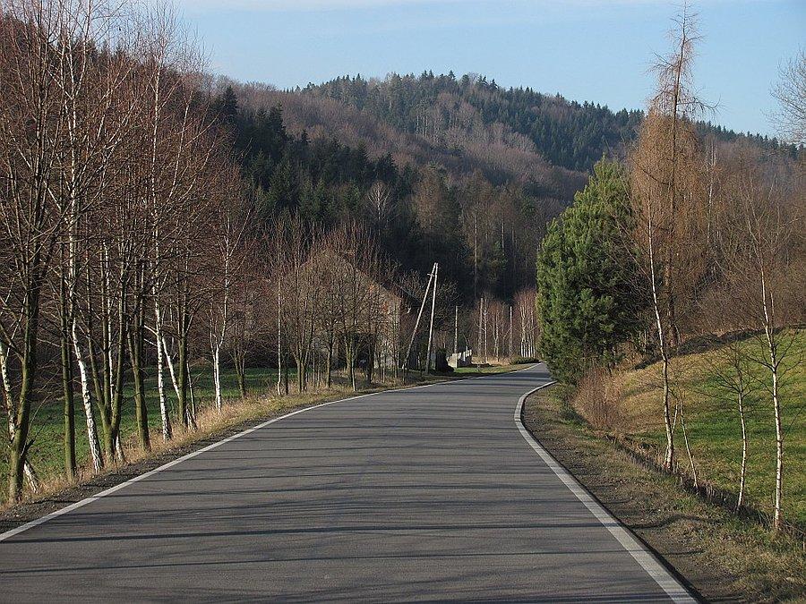 Lubię dolinkę przez Jodłówkę, przypomina mi trochę niskie Bieszczady