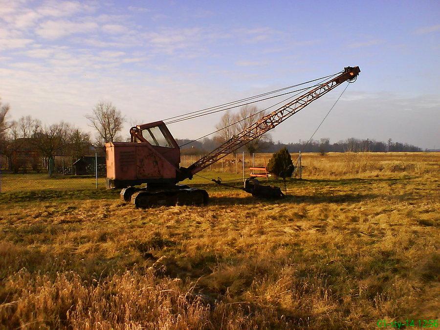 Pięknie archaiczna koparka w Buczynie