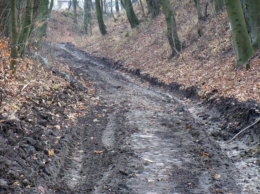 Ulica Chrobrego - jazda środkiem możliwa