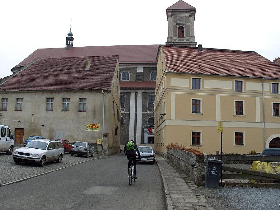 Bardo Ryjek przecina budynek na pół ;)) tak zaciskał