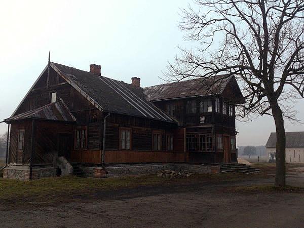 Drewniana plebania z 1898r w Dąbrówce