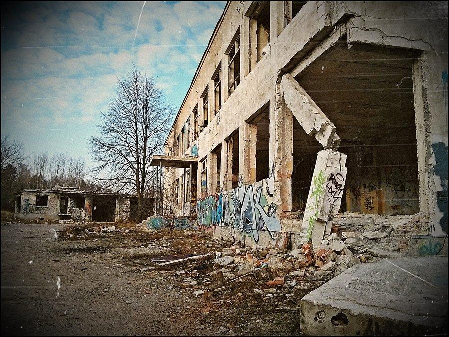 Spacer zaczynamy od Atomowej Kwatery Dowodzenia. Tam też zostawiamy samochód