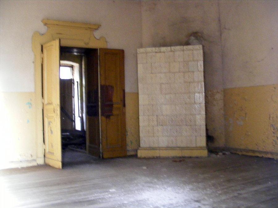 Wnętrze Pałacu-piec kaflowy