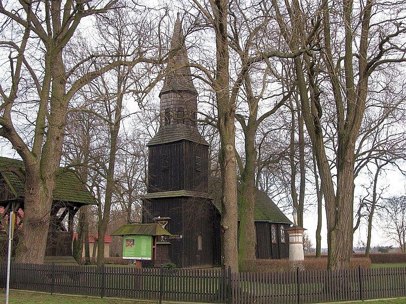 Drewniany kościół w Łagiewnikach Kościelnych z 1741r