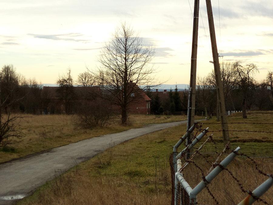 Na szczycie Witoszyna Górnego niespodziewanie wychynęły Karkonosze (ok. 90 km w linii prostej)