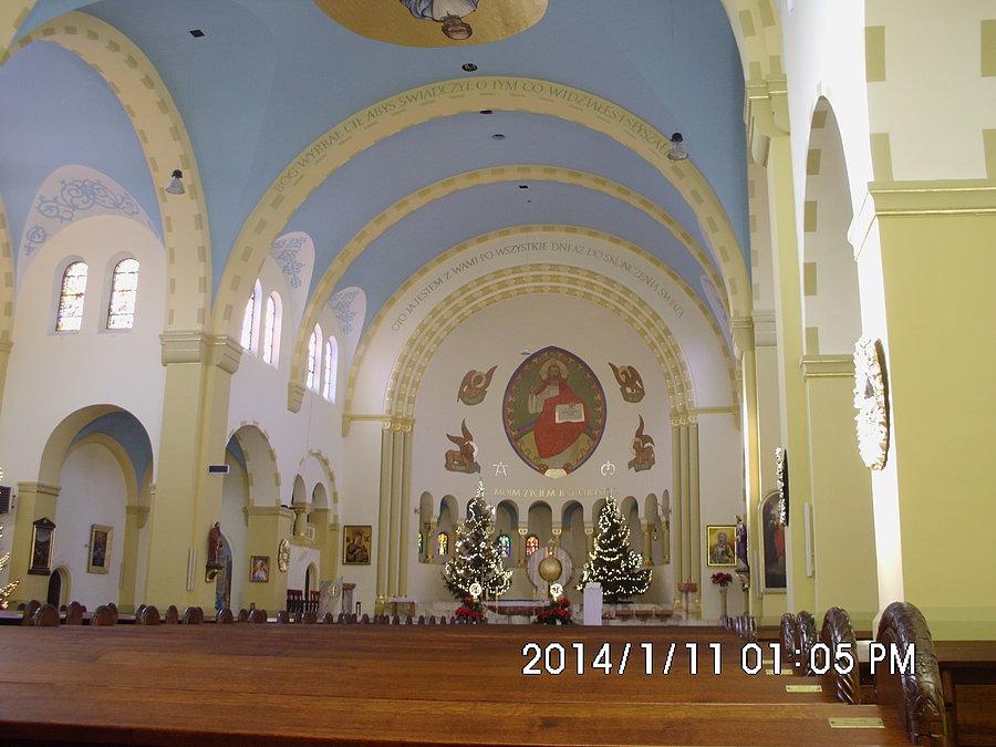 Wnętrze kościoła pod wezwaniem świętego Pawła w Nowym Bytomiu niestety nie oparło się fali posobowego wandalizmu liturgicznego
