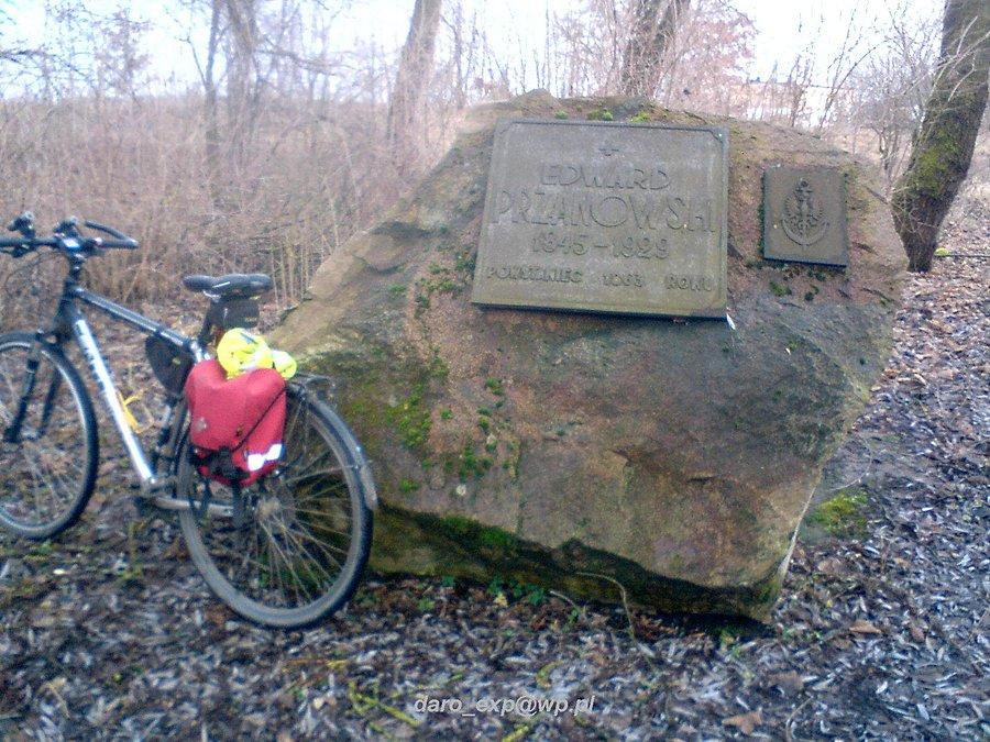11-01-2014. Tablica pamiątkowa nagrobna przy Pałacu z XIX wieku, Powstańca z 1863 roku - Edwarda Przanowskiego w Nowej Wsi Rzecznej, koło Starogardu Gdańskiego