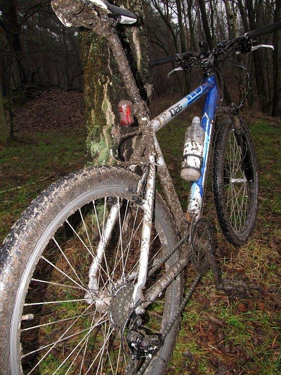 Błoto na całym rowerze