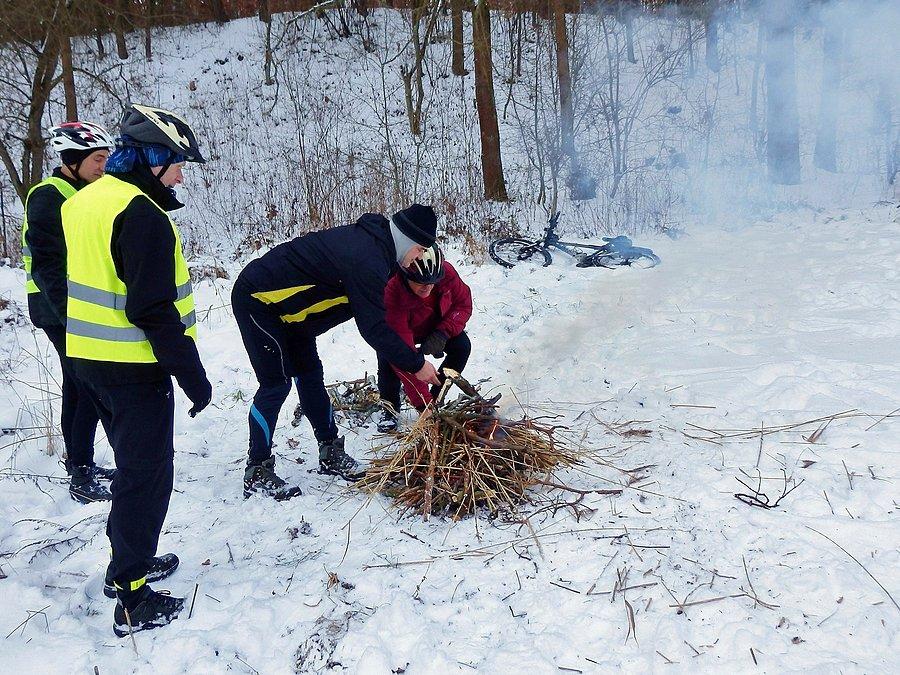 Ognisko przy jeziorze Rokickim