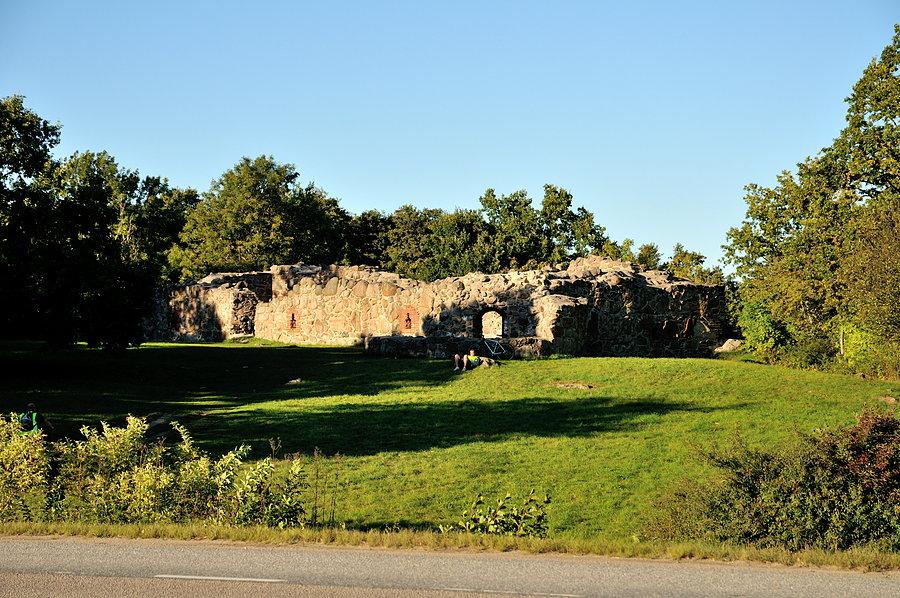 Ruiny zamku w Lyckeby - Lyckå slottsruin