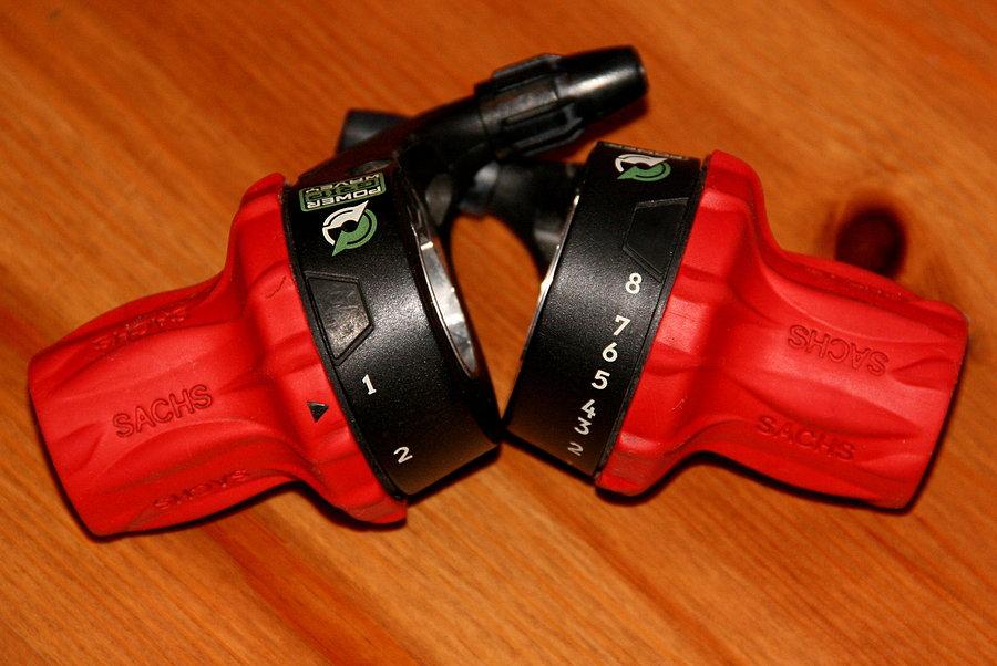 Biały kruk. Ośmio rzędowe manetki Sachs Power Grip Wavey
