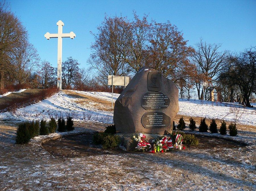 Nowy pomnik Traugutta w starym parku Traugutta