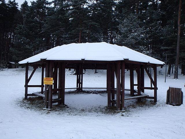 Punkt postojowy nad jeziorem