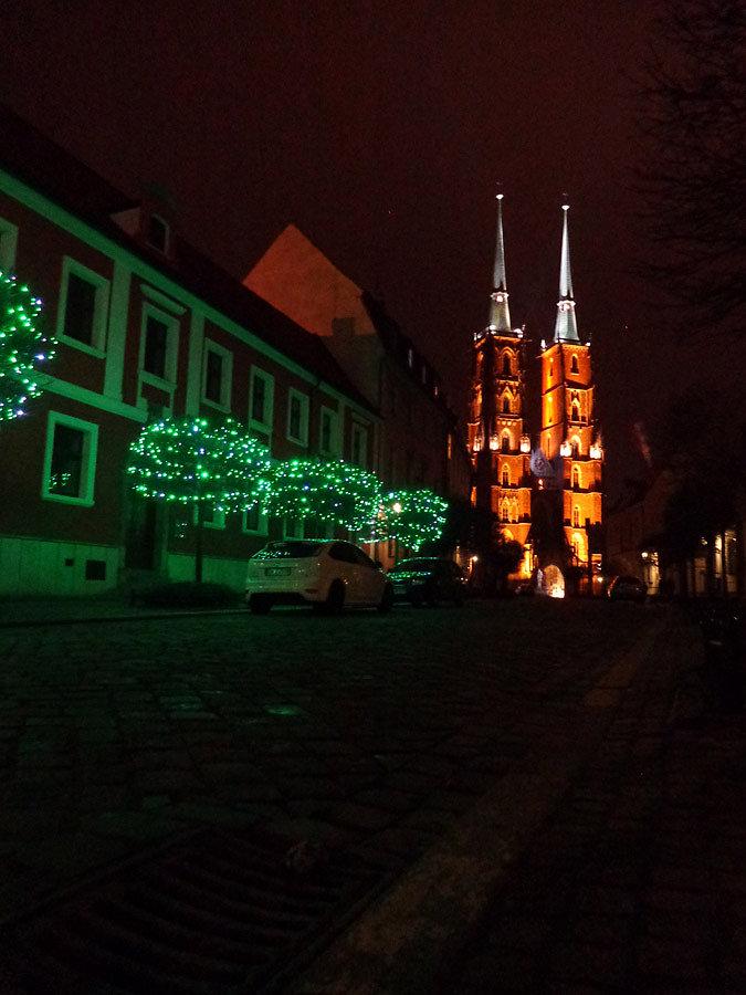 Katedra nocą