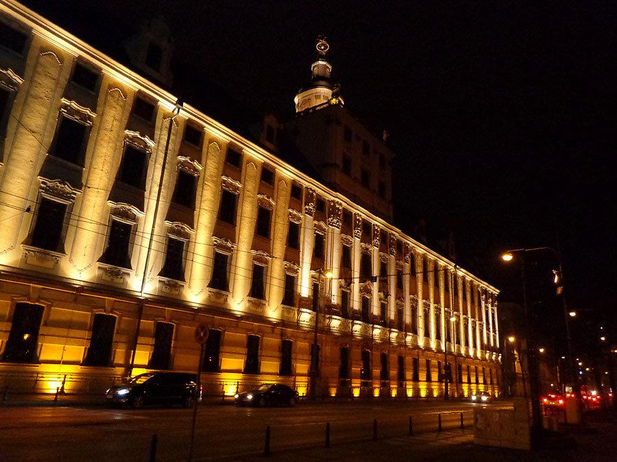 Uniwersytet wrocławski nocą