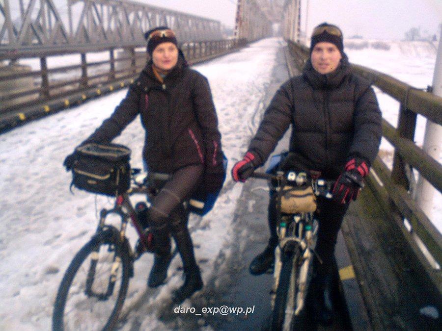 03-02-2014. Gościnny przyjazd pary rowerzystów Agnieszki i Adama, na Moście Lisewskim na Wiśle w Tczewie