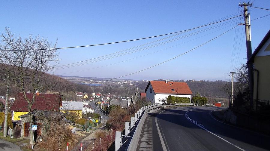 Dehylov i zjazd do Hlucina