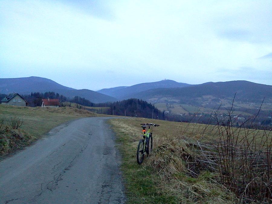 Widok na Łysą od Harendy