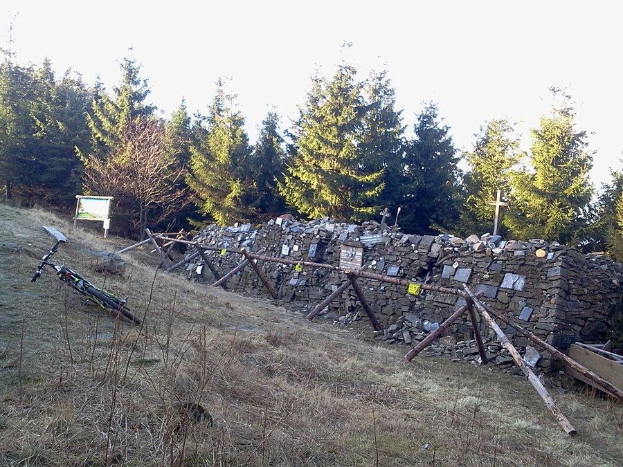 Ivancena, symboliczna mogiła skautów