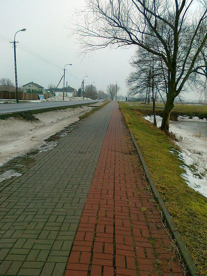 Chodnik i ddr przy drodze Zielonki-Strzykuły