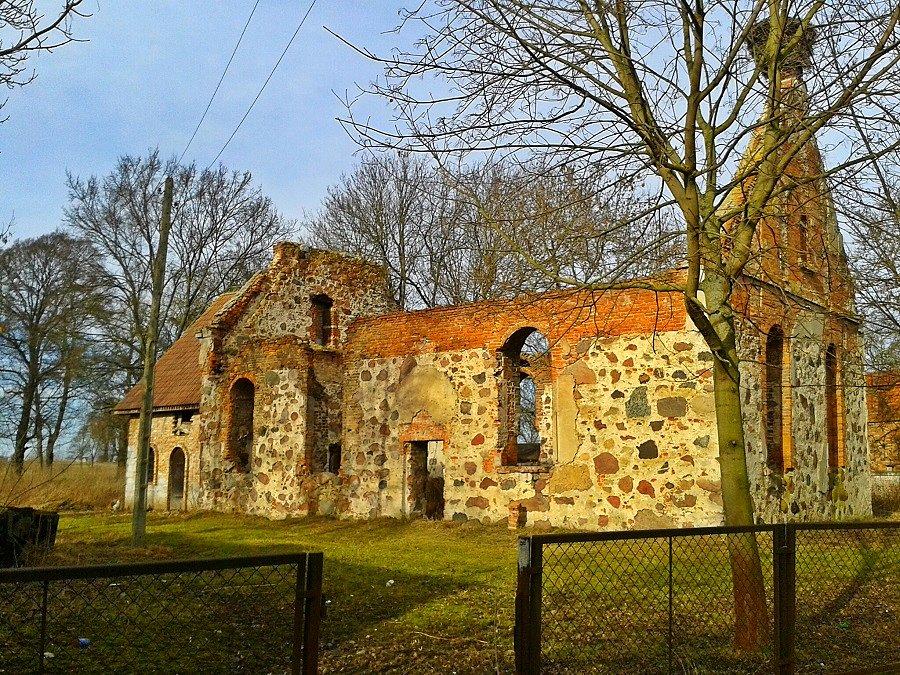 Ryszewo - Ruina gotyckiego kościoła z XV w