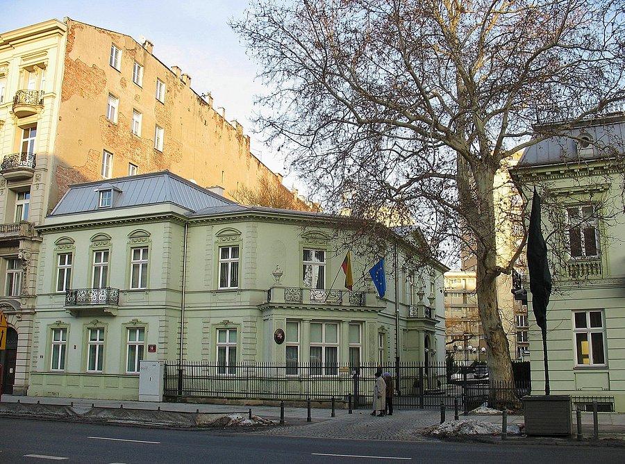 Pałac pod Karczochem w litewskich barwach