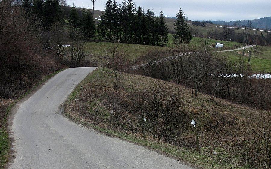 Hopkowany asfalt w Myscowej