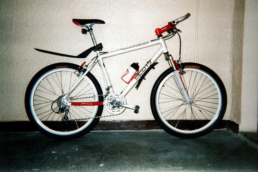 Marzec 2001. Kolejny mój archiwalny rowerek. Scott Tacana. Obecnie rama w zimówce