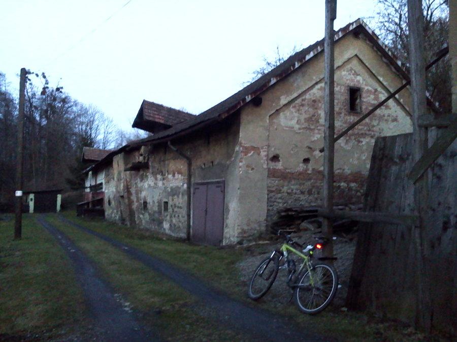 Zabudowania dworskie w Hażlachu