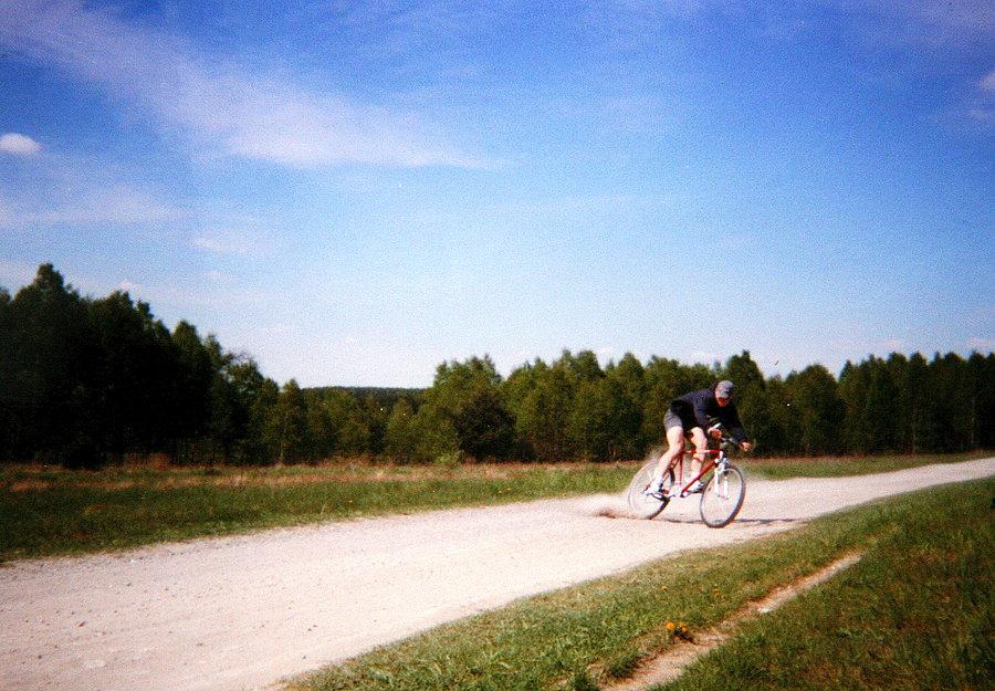 3 maja 1999. Praktykowanie żużla - sportu pochłaniającego większość podatków gazowników ;)