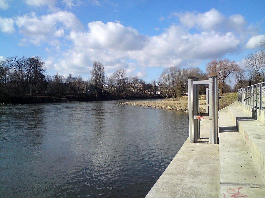 Brzeska przystań o wspaniałej nazwie "Marina Brzeg"