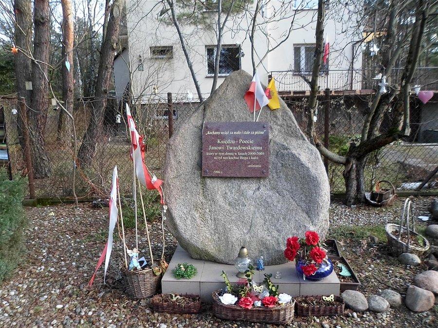 Kamień ks. Jana Twardowskiego
