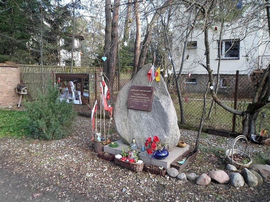 Ulica Niemodlińska w Aninie