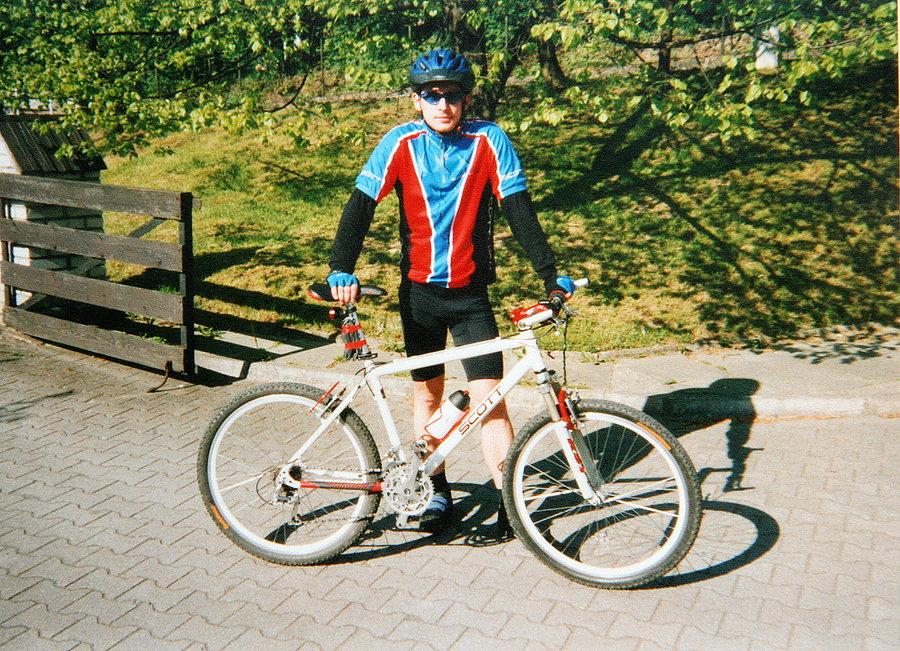 13 maja 2001. Już w normalnych ciuchach. Podczas jednego z wypadów do Wisły
