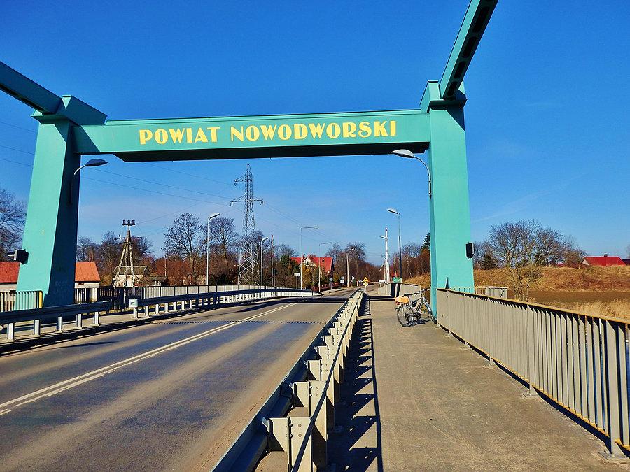 Na trasie wycieczki, Most na Szkarpawie