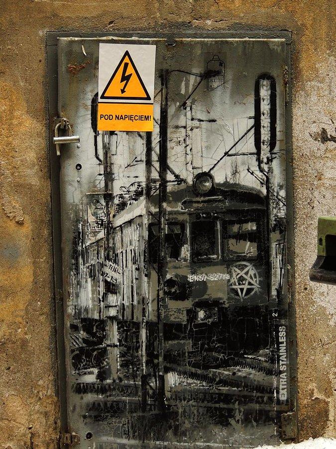 Takie cudeńko znalazłam za śmietnikiem